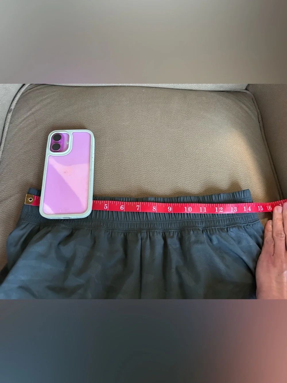 Gap Fit running shorts, size S - Picture 4 of 8